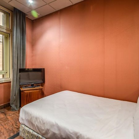 Castro Pretorio Easy Rooms Róma Kültér fotó