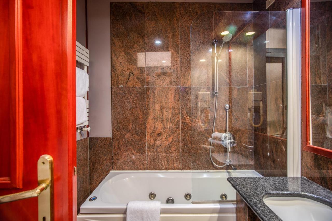 Castro Pretorio Easy Rooms Róma Kültér fotó