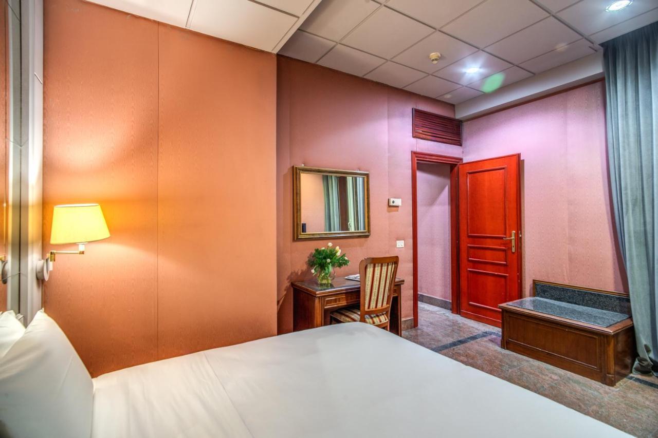 Castro Pretorio Easy Rooms Róma Kültér fotó